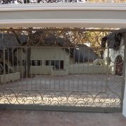 Gate